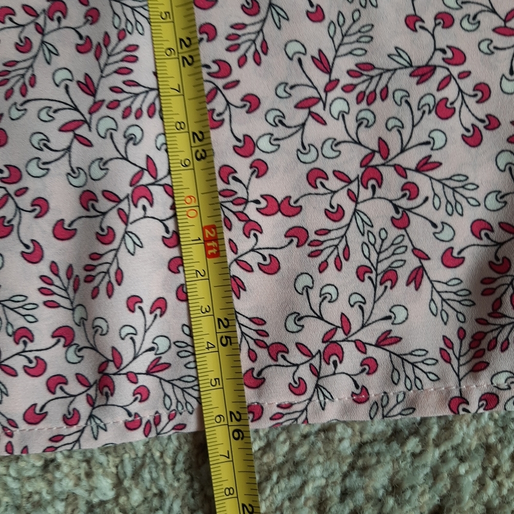 NWT ๐ท LIZ CLAIBORNE - Romantic Short Sleeves Flowery Pink Blouse - Size: L - Picture 11 of 11
